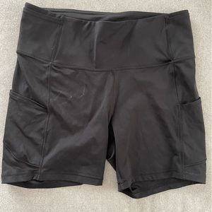 Fast and Free High Rise Short 6”